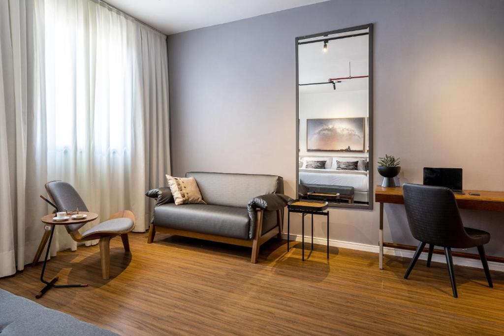Deluxe King Suite room - Image 2