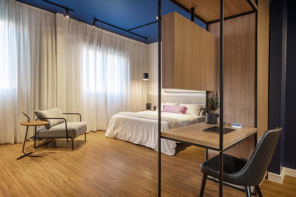 Deluxe Suite room - Image 3