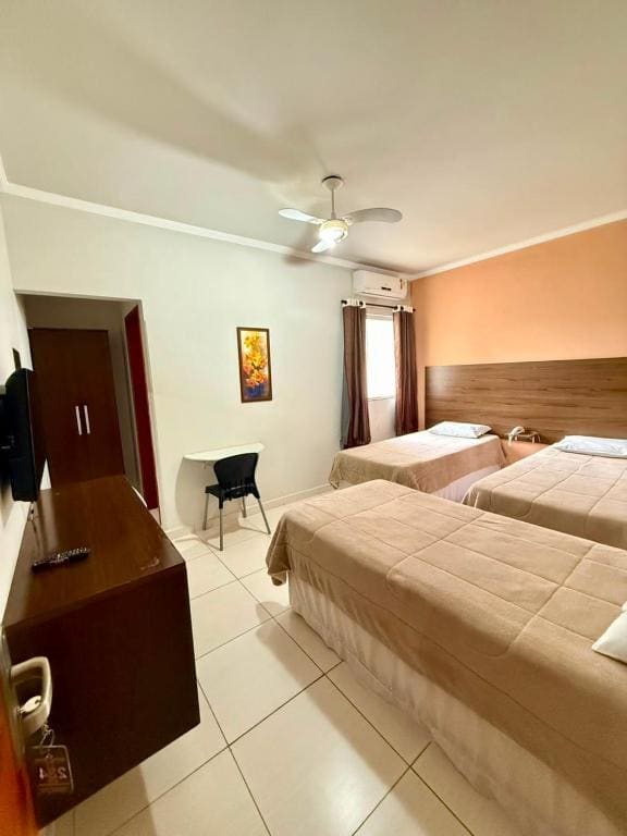 Standard Triple Room room - Image 1