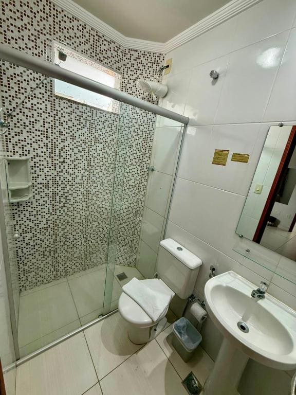 Standard Twin Room room - Image 3
