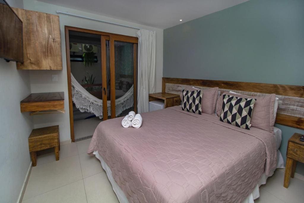 Queen Room with Balcony room - Image 2