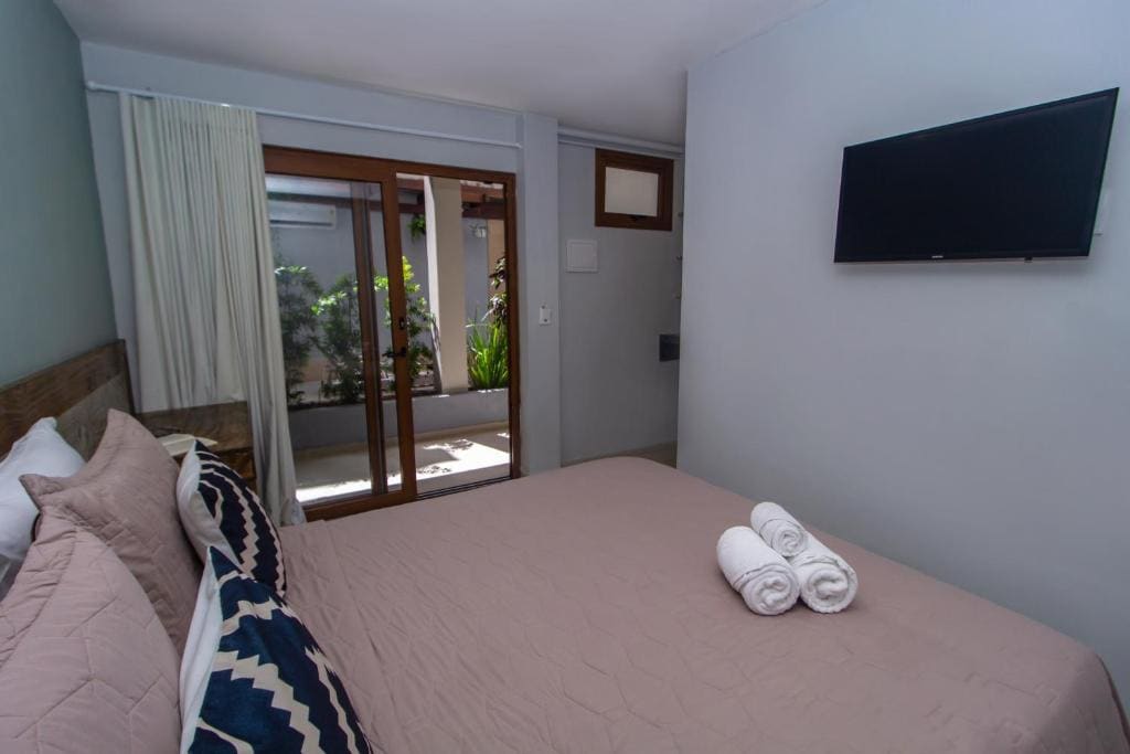 Queen Room with Pool View room - Image 2