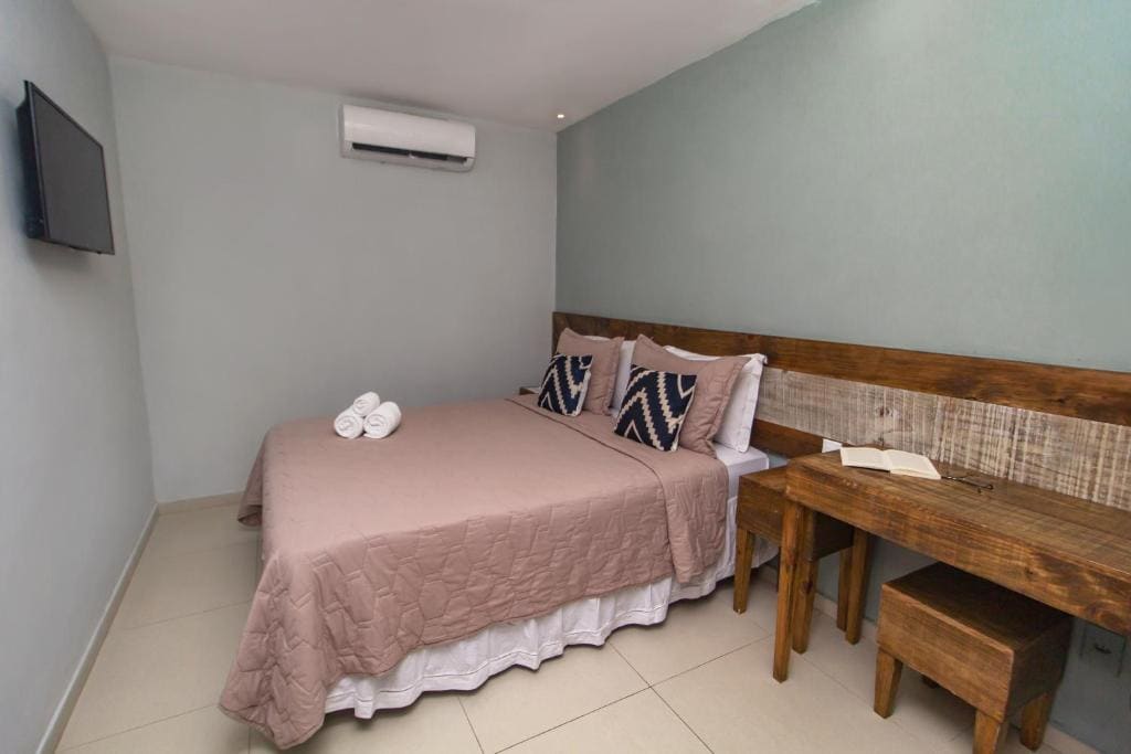 Queen Room with Pool View room - Image 1