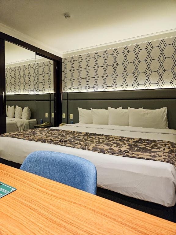King Room room - Image 1