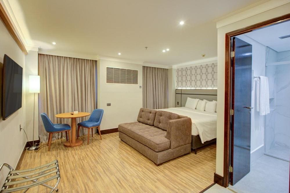 Luxury Triple Room room - Image 3