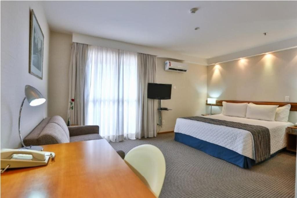 Deluxe King Suite room - Image 3