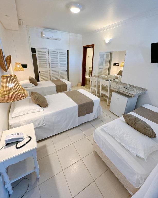 Classic Triple Room room - Image 3