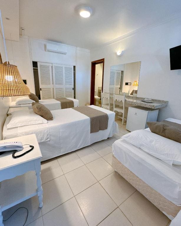 Classic Triple Room room - Image 2