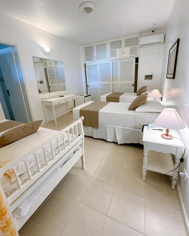 Standard Triple Room room - Image 1