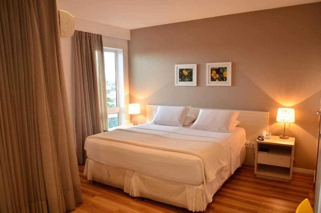 Deluxe Queen Suite room - Image 1