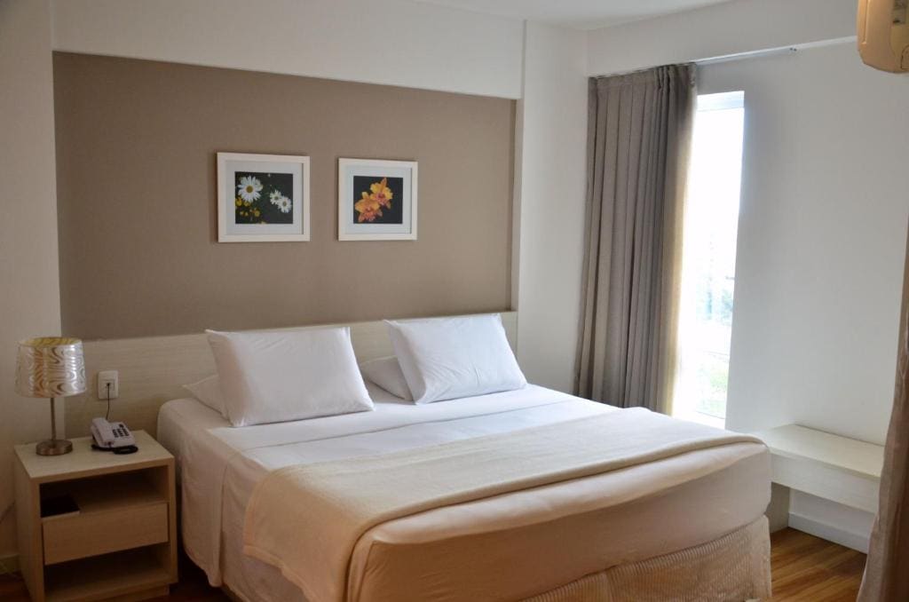 Deluxe Queen Suite room - Image 2