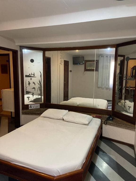 Economy Double Room room - Image 2