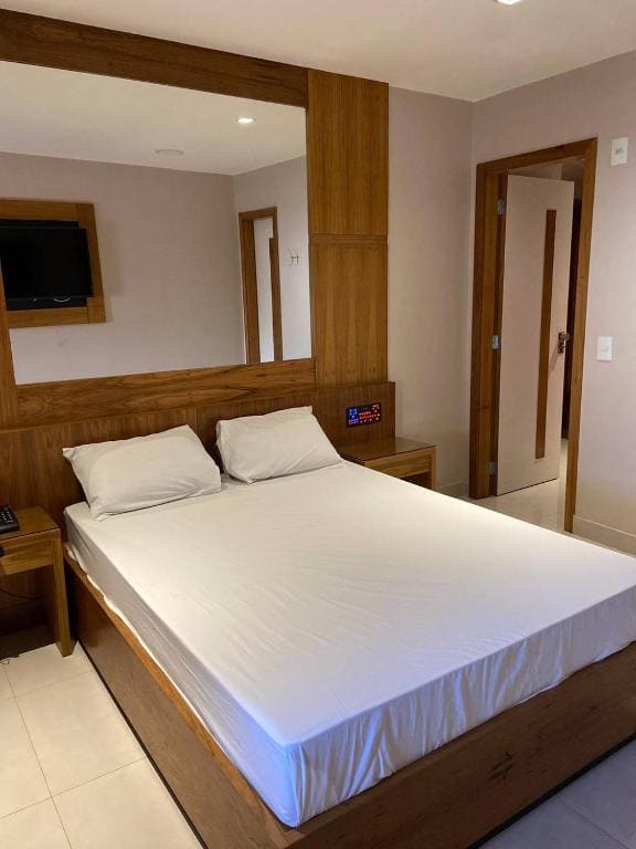 Deluxe Double Room (2 Adults) room - Image 3
