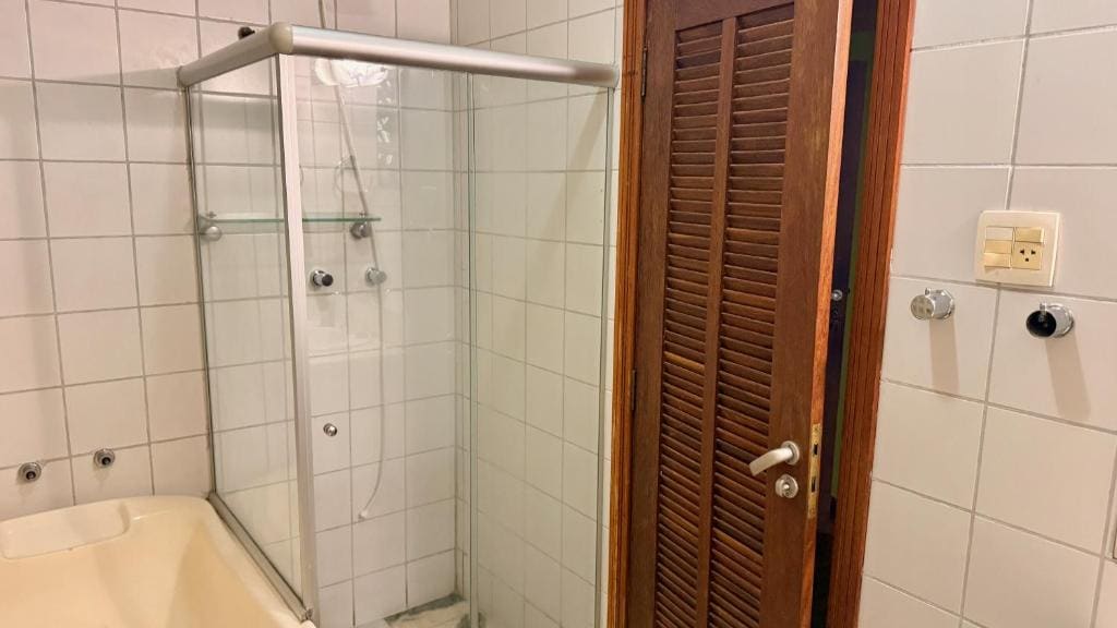 Apartment room - Image 1