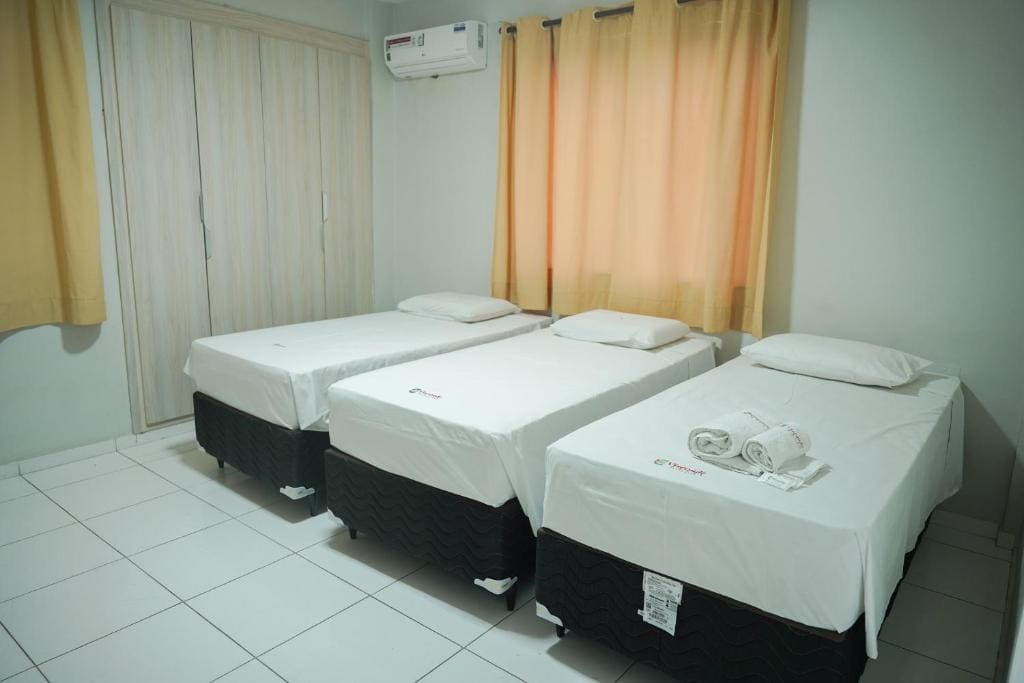 Superior Triple Room room - Image 1