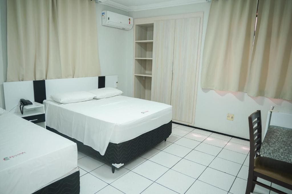 Superior Quadruple Room room - Image 1