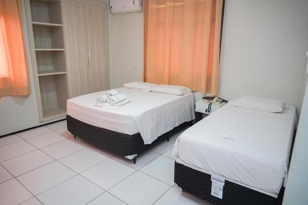 Deluxe Quadruple Room room - Image 3