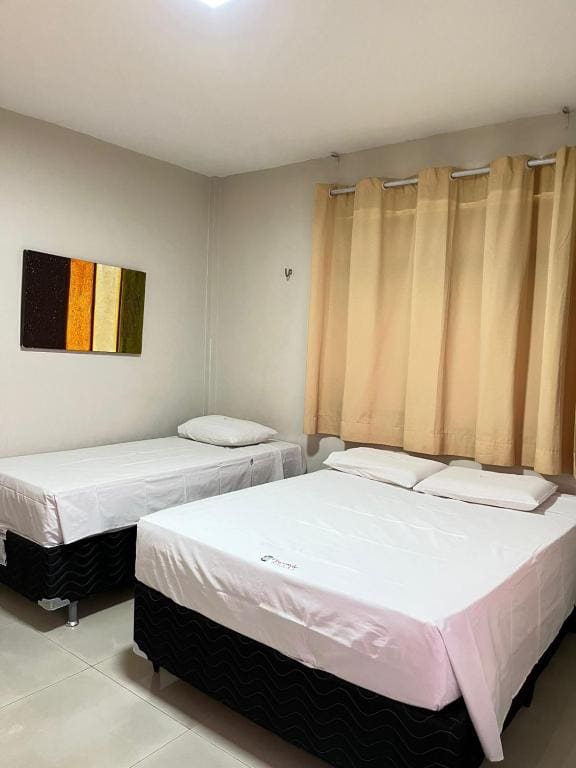 Superior Quadruple Room room - Image 3