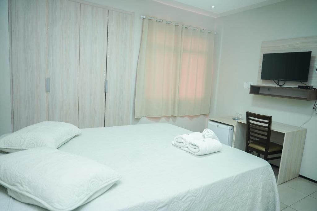 Deluxe Queen Suite room - Image 1
