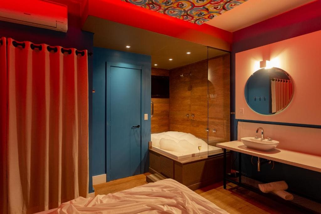 Suite with Hot Tub room - Image 1