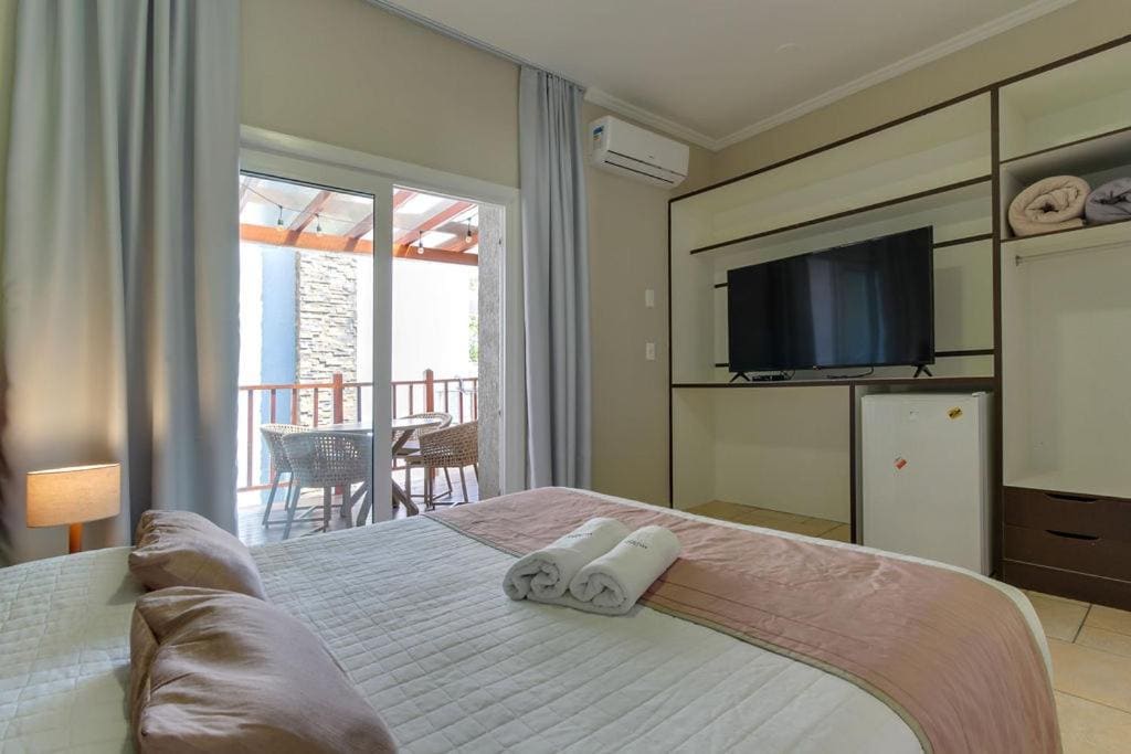 Family Room room - Image 3