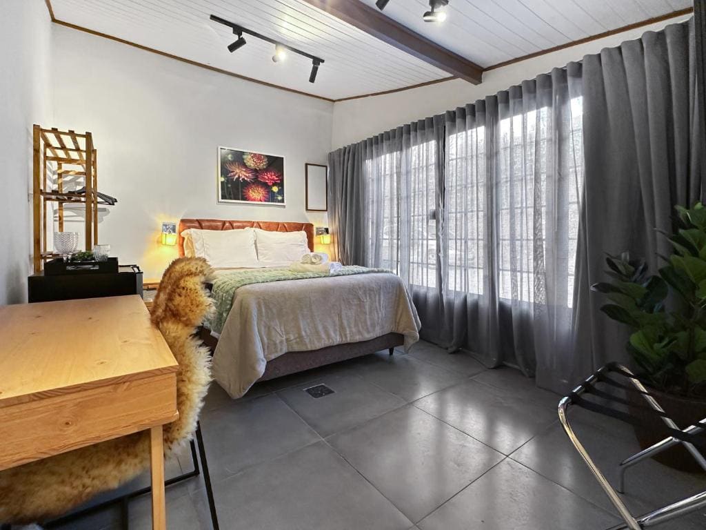 Room room - Image 3