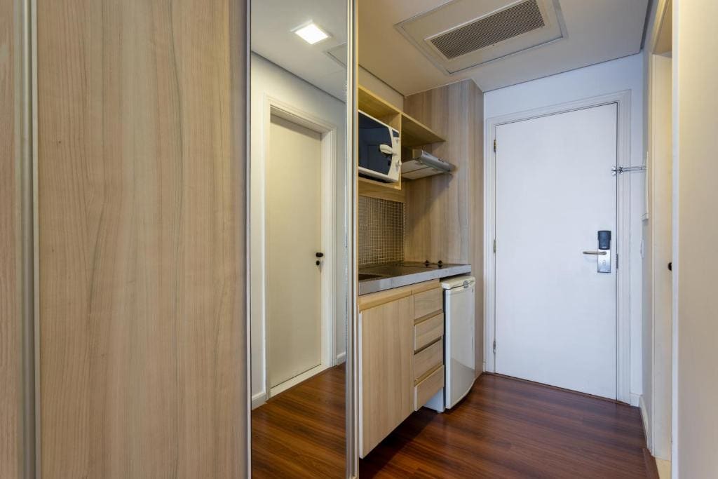Deluxe Queen Room room - Image 3
