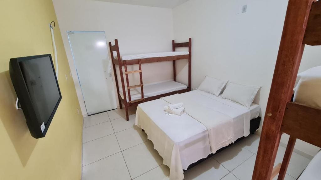 Deluxe Family Suite room - Image 3