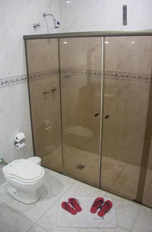 Single Room with Private Bathroom room - Image 2