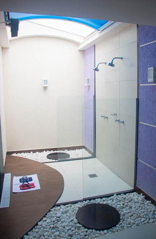 Single Room with Private Bathroom room - Image 3