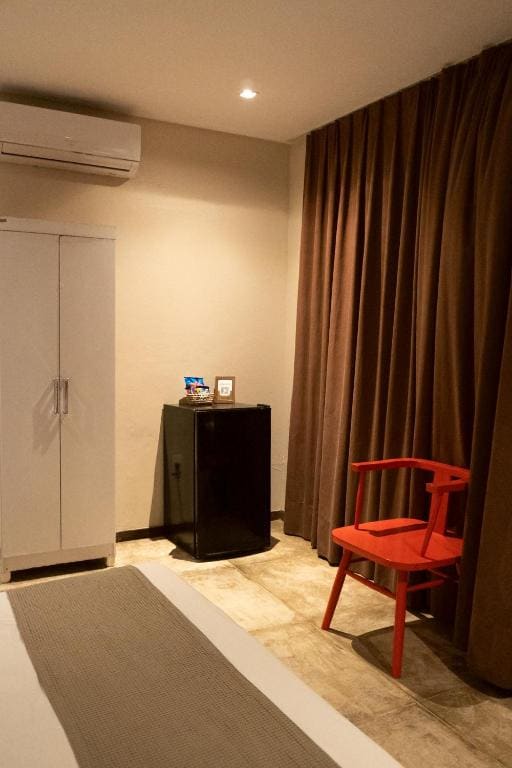 Queen Suite with Spa Bath room - Image 1