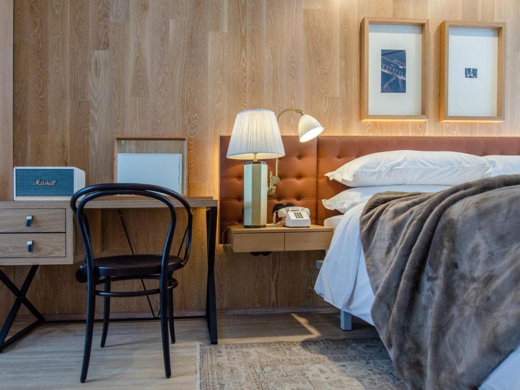 Contemporary Junior Suite room - Image 1