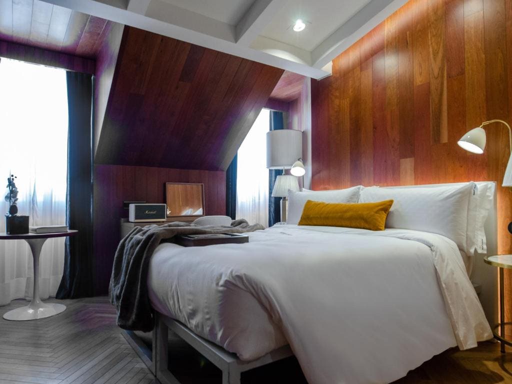 Historical Standard Mansard Room room - Image 2