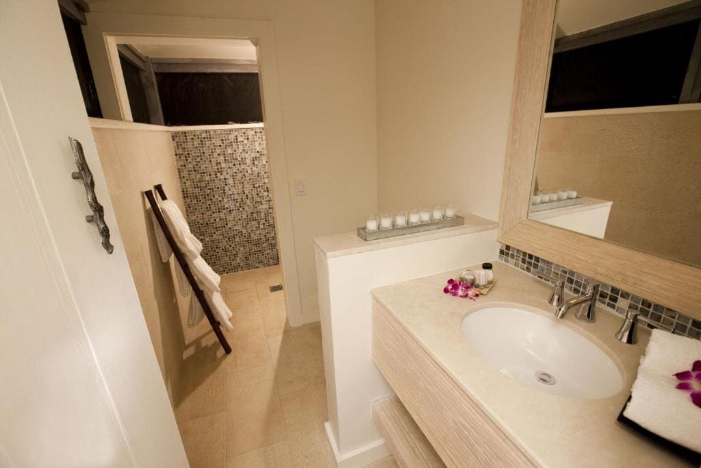 Bird Nest Three-Bedroom Villa with Private Pool room - Image 3
