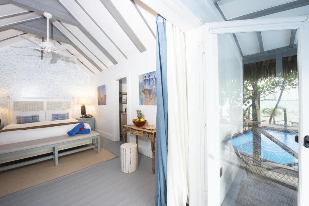 Bungalow - Beach Front room - Image 3