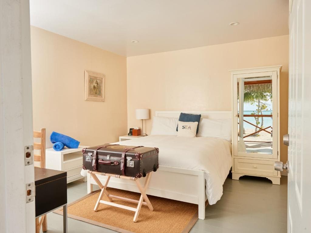 Small Double Room room - Image 2