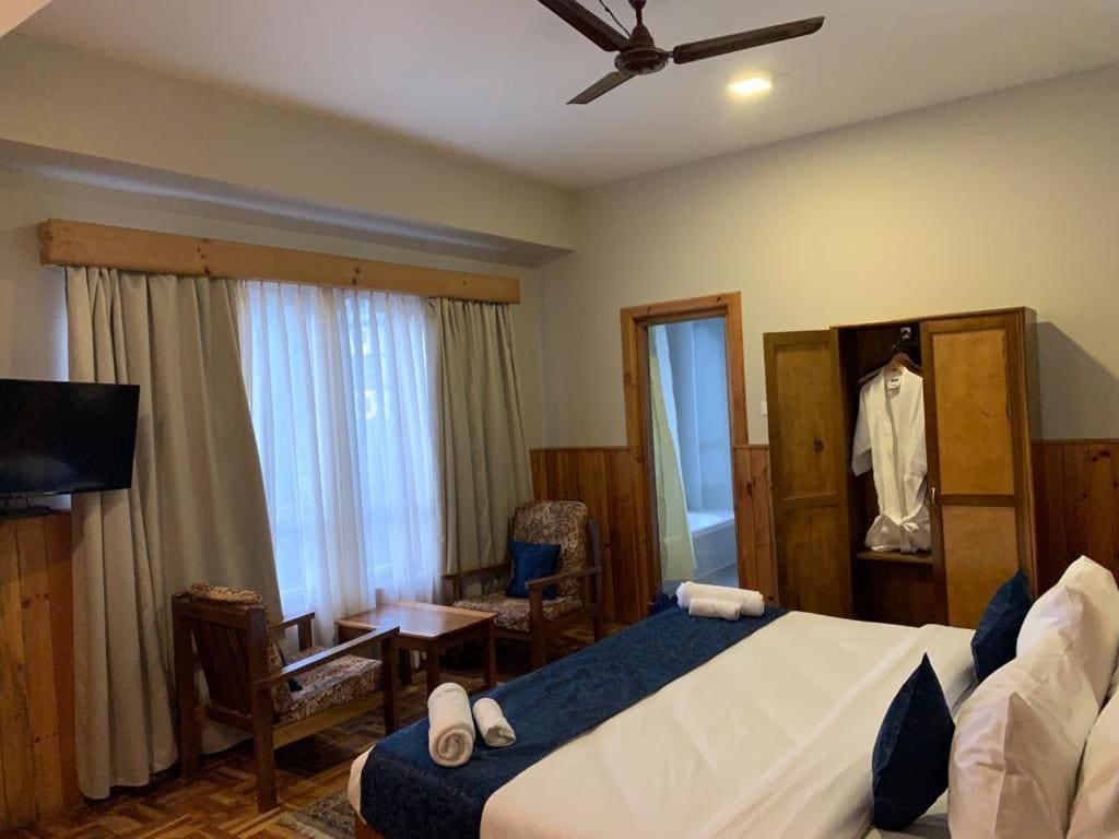 Deluxe Twin Room room - Image 1