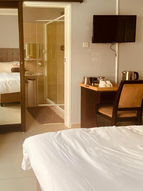 King Room with Pool View room - Image 1