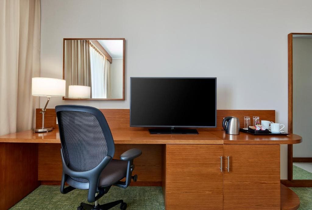 Family Room room - Image 3