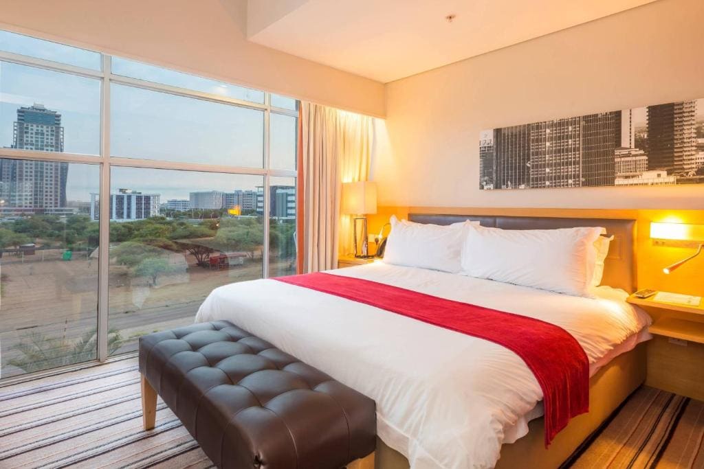 1 Bedroom Suite, 1 King, Sofa bed, City view room - Image 1