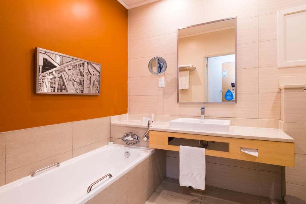 Guest room, 2 Twin/Single Bed(s), City view room - Image 2