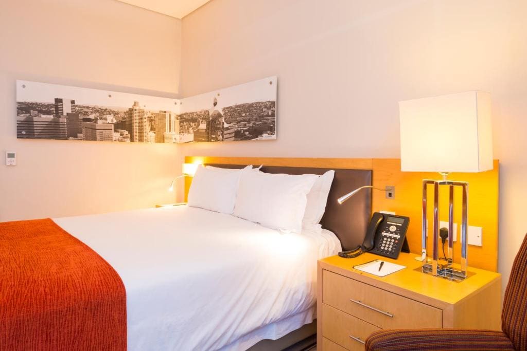 Guest room, 1 Queen, City view room - Image 2