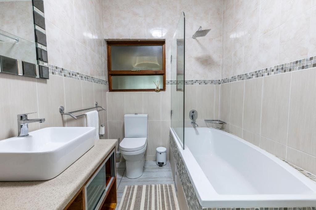 Queen Room with Pool View room - Image 2