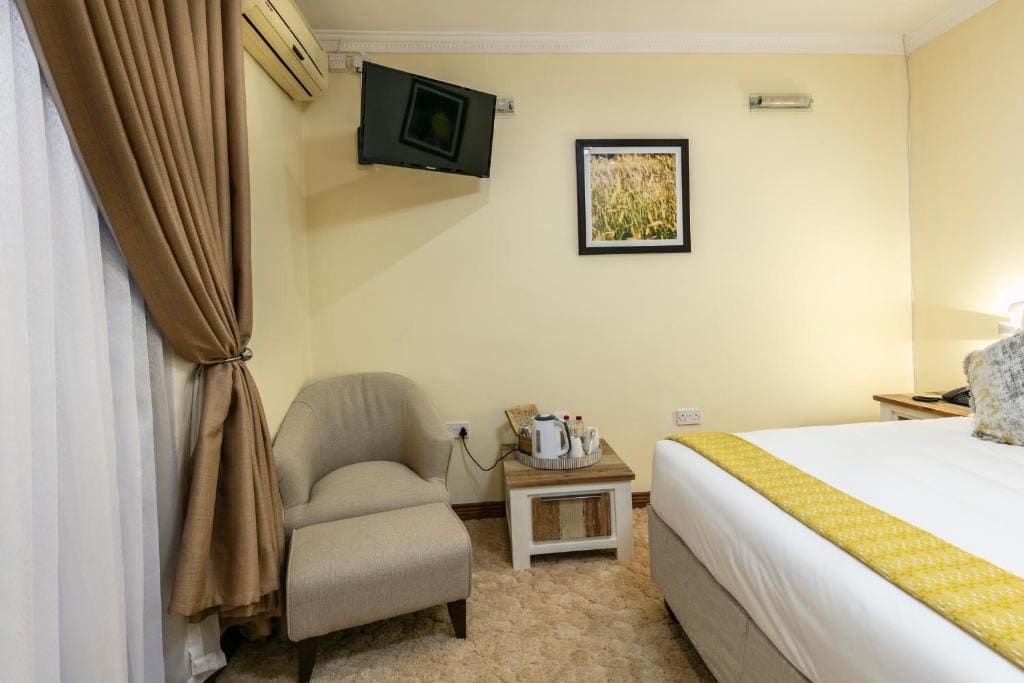 Queen Room with Pool View room - Image 3
