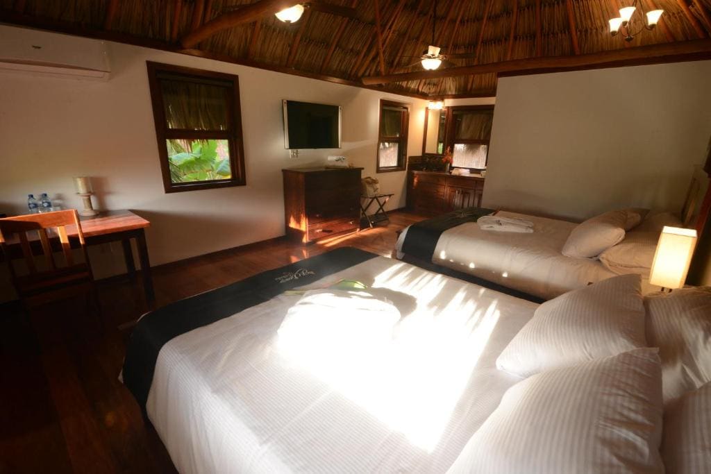Queen Suite with Sea View room - Image 2