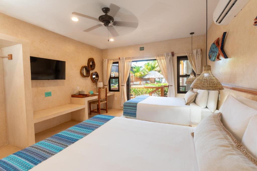 Quadruple Room with Sea View room - Image 2