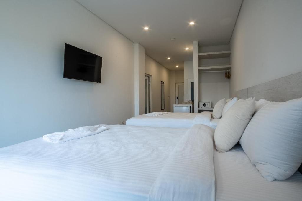 Two-Bedroom Suite room - Image 3