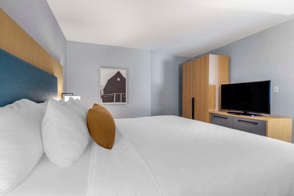 Junior King Suite - Non-Smoking room - Image 2