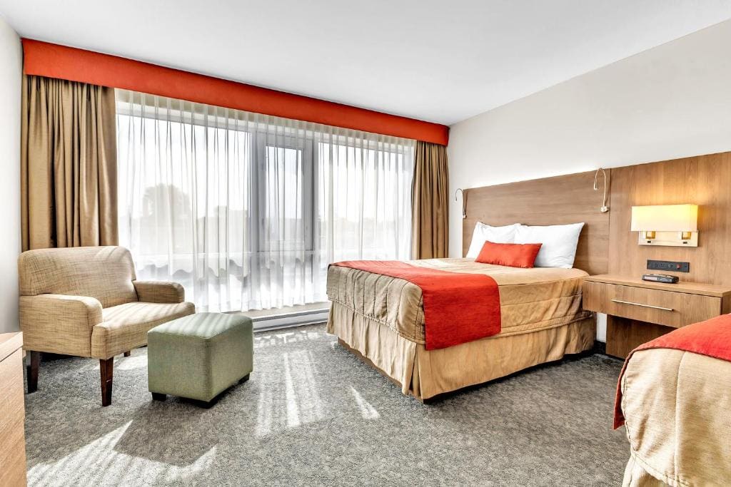 Deluxe Double Room with Two Double Beds room - Image 3