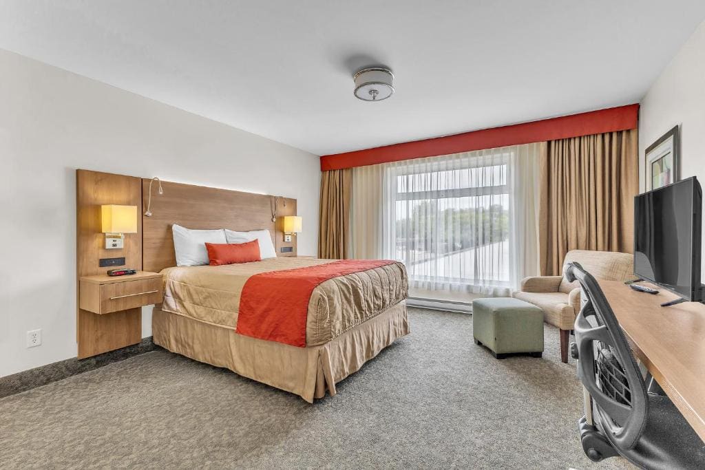 Deluxe Queen Room room - Image 2